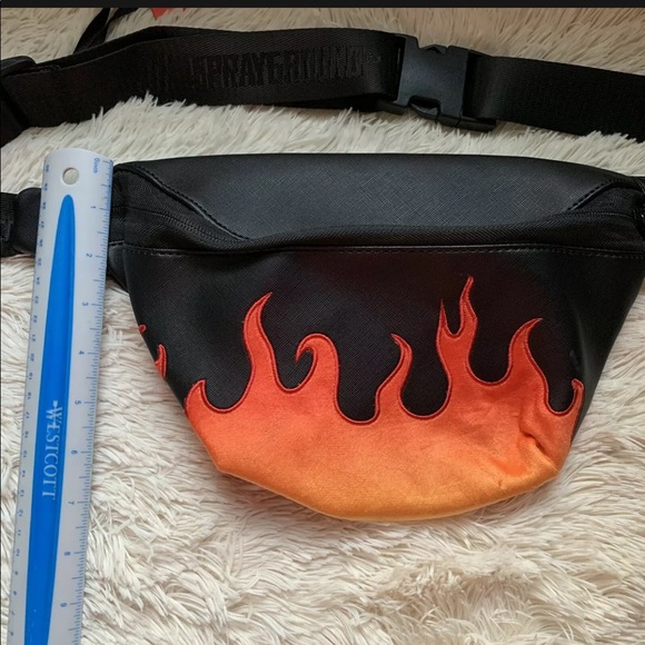 NWT SPRAYGROUND Crossbody Fanny Pack Cream Flame - Picture 11 of 11